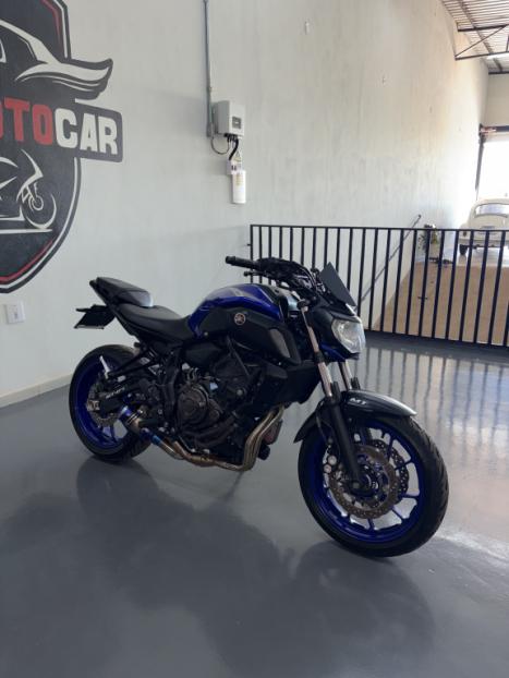 YAMAHA MT-07 700 ABS, Foto 7