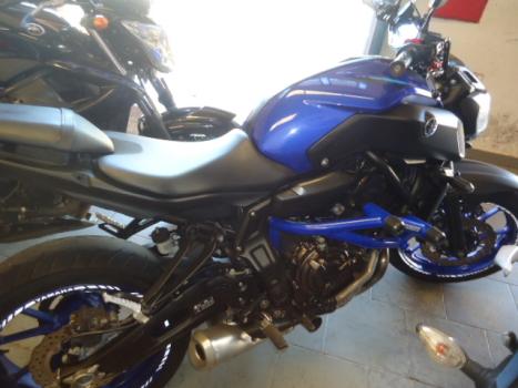 YAMAHA MT-07 700 ABS, Foto 3
