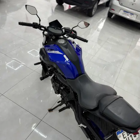 YAMAHA MT-07 700 ABS, Foto 3