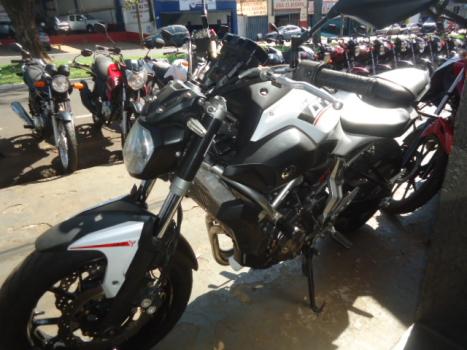 YAMAHA MT-07 700 ABS, Foto 2