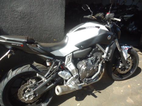 YAMAHA MT-07 700 ABS, Foto 3