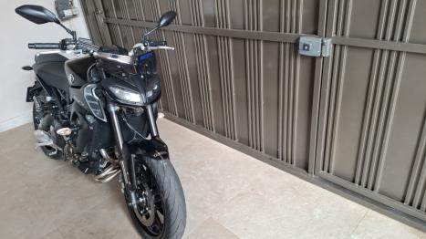 YAMAHA MT-09 850 , Foto 3