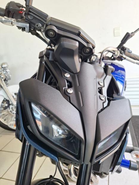 YAMAHA MT-09 850 ABS, Foto 4