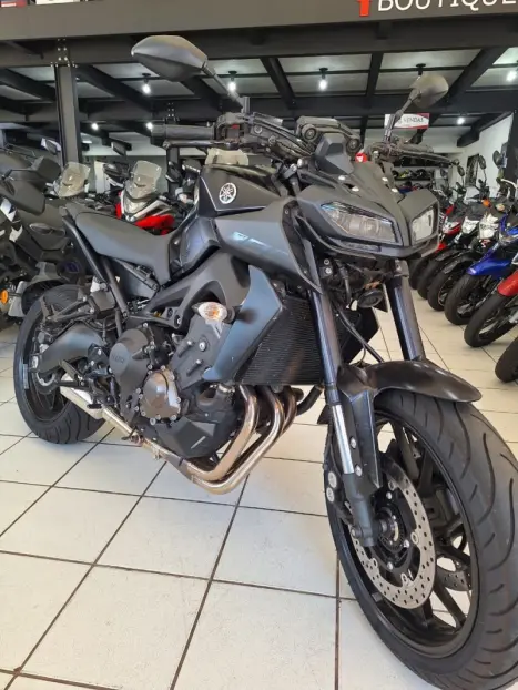 YAMAHA MT-09 850 ABS, Foto 4