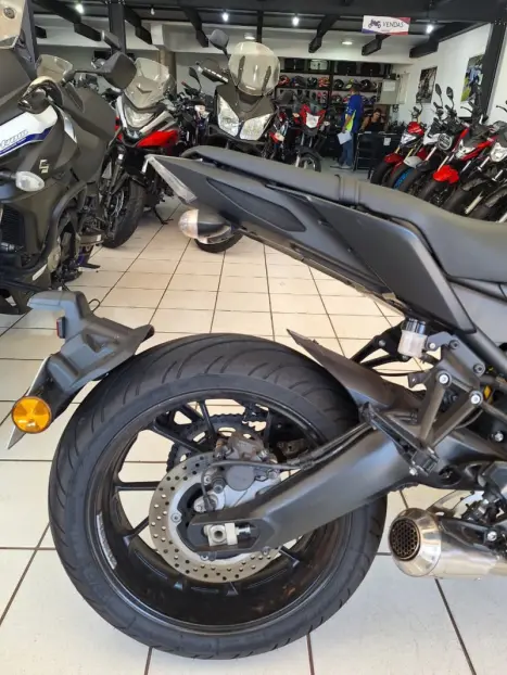 YAMAHA MT-09 850 ABS, Foto 16