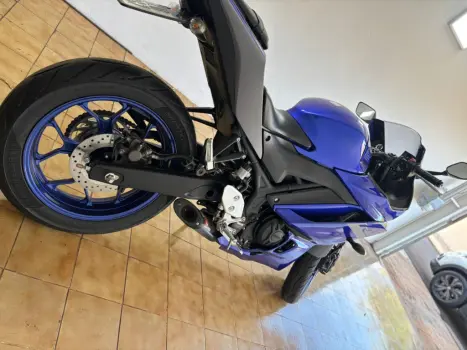 YAMAHA R 320 , Foto 2