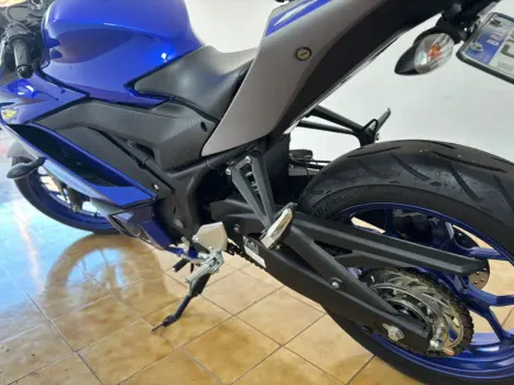 YAMAHA R 320 , Foto 3
