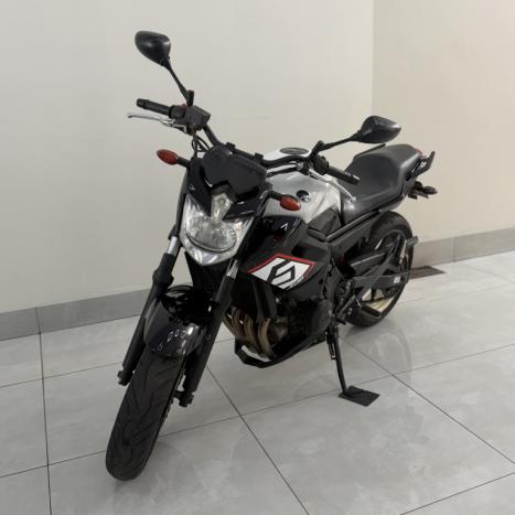 YAMAHA XJ6 600 F, Foto 2