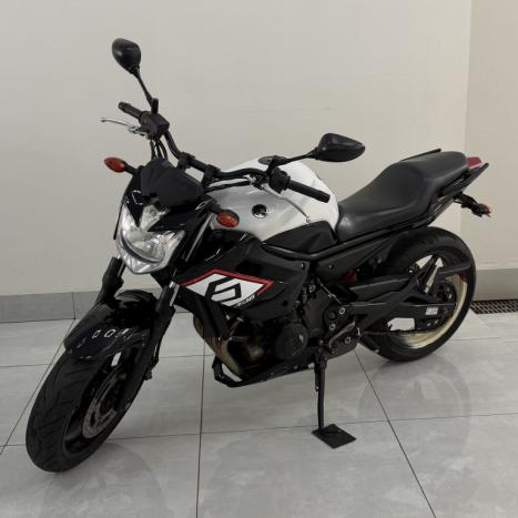 YAMAHA XJ6 600 F, Foto 3