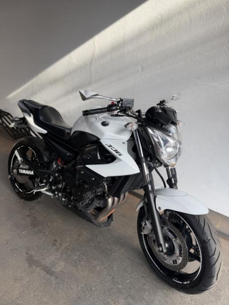 YAMAHA XJ6 600 N, Foto 2