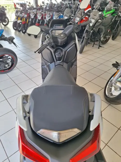 YAMAHA Xmax 250 , Foto 10