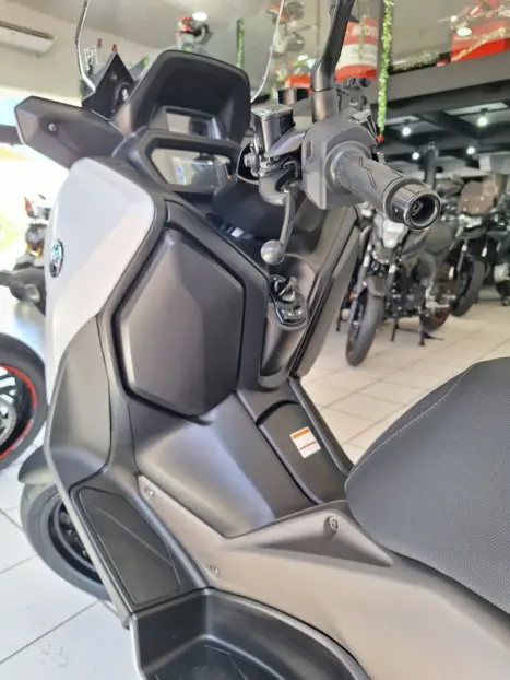 YAMAHA Xmax 250 , Foto 14