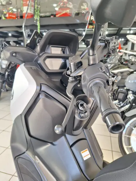 YAMAHA Xmax 250 , Foto 19