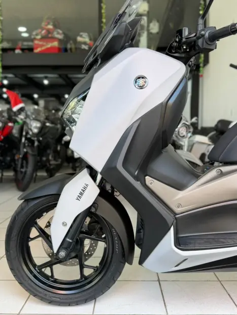 YAMAHA Xmax 250 , Foto 13