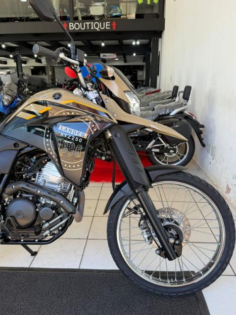 YAMAHA XTZ 250 LANDER, Foto 5