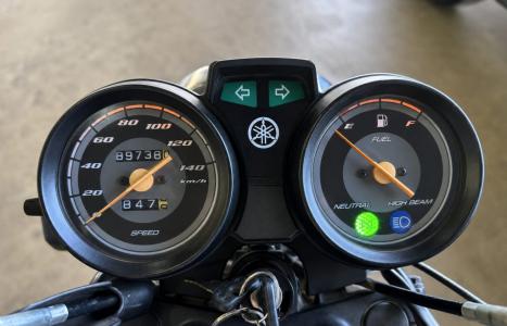 YAMAHA YBR 125 E, Foto 2