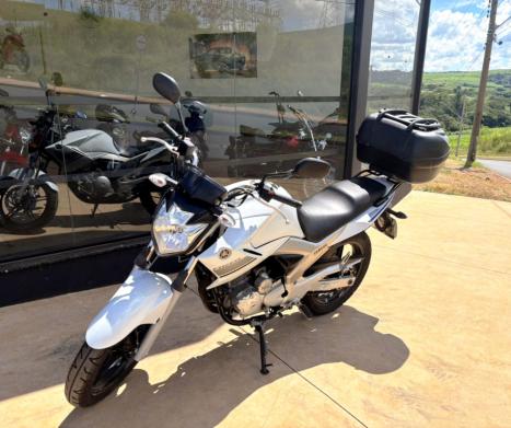 YAMAHA YS Fazer 250 , Foto 3