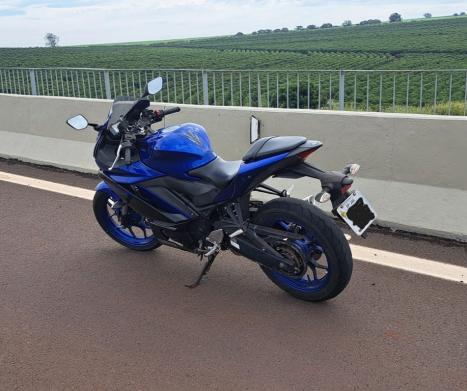 YAMAHA YZF R3 320 ABS, Foto 2