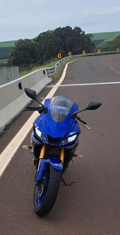 YAMAHA YZF R3 320 ABS, Foto 4
