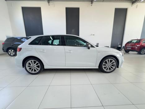 AUDI A3 1.4 16V 4P TFSI SPORTBACK S-TRONIC AUTOMTICO, Foto 3
