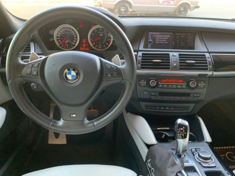 BMW X5 4.4 M V8 32V 4P BI-TURBO AUTOMTICO, Foto 32