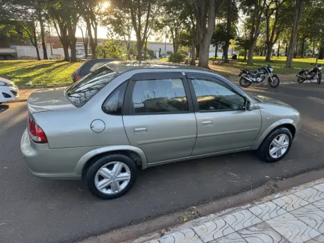 CHEVROLET Corsa Sedan 1.0 4P CLASSIC VHCE FLEX, Foto 3