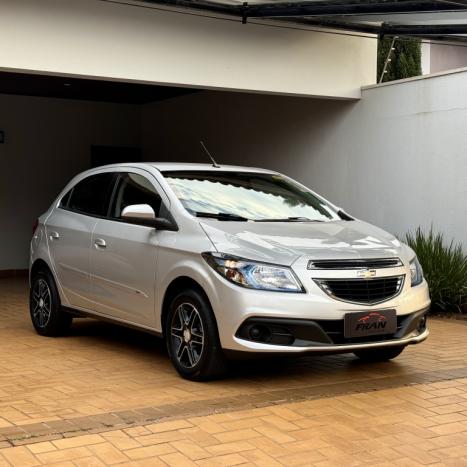 CHEVROLET Onix Hatch 1.4 4P FLEX LT, Foto 5