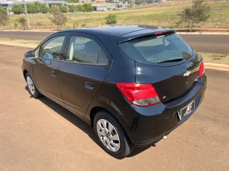CHEVROLET Onix Hatch 1.4 4P FLEX LT, Foto 9