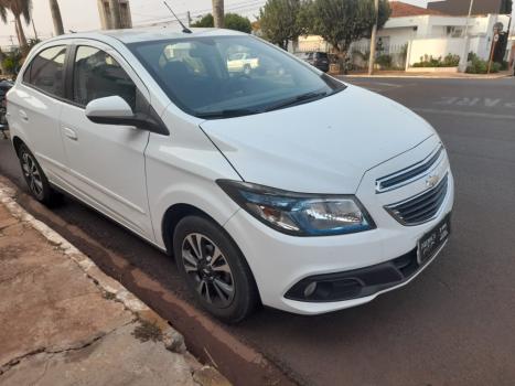 CHEVROLET Onix Hatch 1.4 4P FLEX LTZ, Foto 2