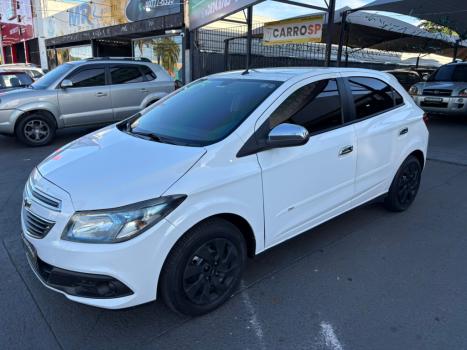 CHEVROLET Onix Hatch 1.4 4P FLEX LT, Foto 4