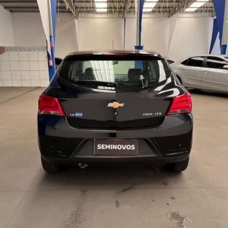 CHEVROLET Onix Hatch 1.4 4P FLEX LTZ, Foto 4