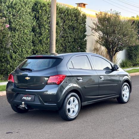 CHEVROLET Onix Hatch 1.4 4P FLEX LT, Foto 2