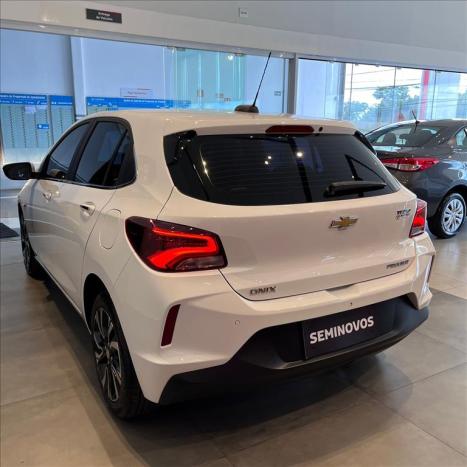 CHEVROLET Onix Hatch 1.0 12V 4P FLEX PREMIER TURBO AUTOMTICO, Foto 6