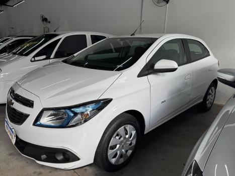 CHEVROLET Onix Hatch 1.4 4P FLEX LT, Foto 3