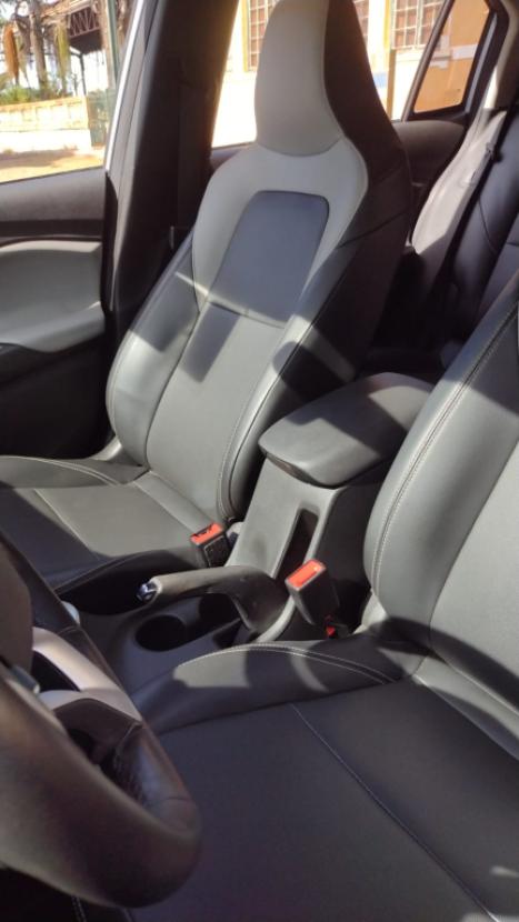 CHEVROLET Onix Hatch 1.0 12V 4P FLEX PREMIER TURBO AUTOMTICO, Foto 9