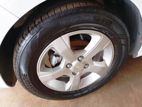 CHEVROLET Onix Hatch 1.4 4P FLEX LT, Foto 6