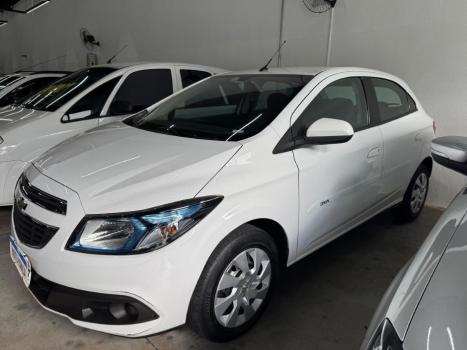CHEVROLET Onix Hatch 1.4 4P FLEX LTZ, Foto 3