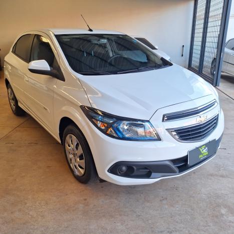 CHEVROLET Onix Hatch 1.4 4P FLEX LT, Foto 6