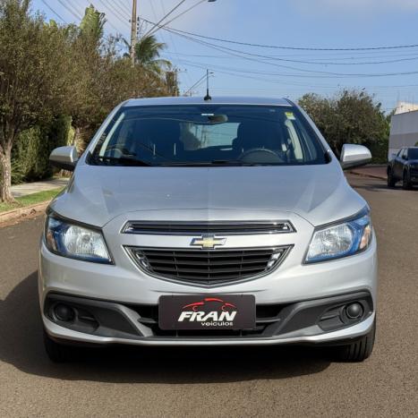CHEVROLET Onix Hatch 1.4 4P FLEX LT, Foto 3