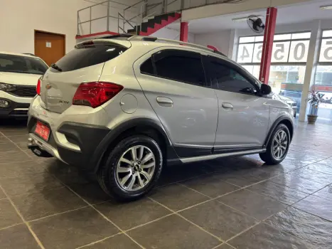 CHEVROLET Onix Hatch 1.4 4P FLEX ACTIV AUTOMTICO, Foto 3