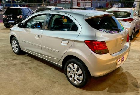 CHEVROLET Onix Hatch 1.4 4P FLEX LT AUTOMTICO, Foto 5