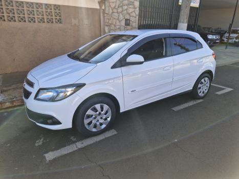 CHEVROLET Onix Hatch 1.4 4P FLEX LT, Foto 2