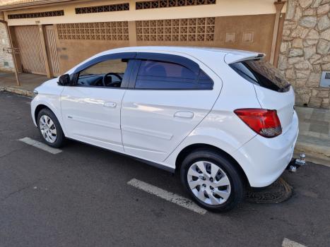 CHEVROLET Onix Hatch 1.4 4P FLEX LT, Foto 3