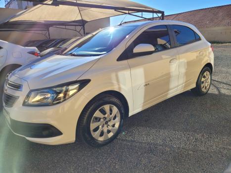 CHEVROLET Onix Hatch 1.4 4P FLEX LT, Foto 2