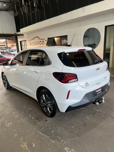 CHEVROLET Onix Hatch 1.0 12V 4P FLEX PREMIER TURBO AUTOMTICO, Foto 4