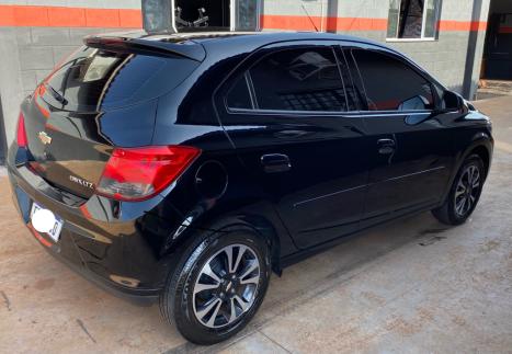 CHEVROLET Onix Hatch 1.4 4P FLEX LTZ, Foto 4