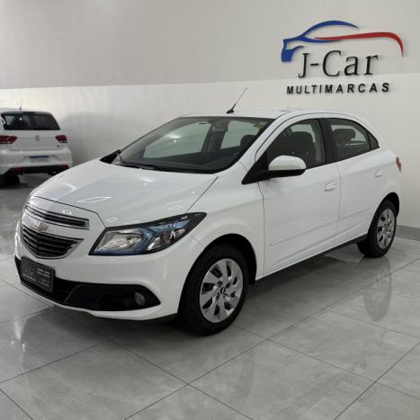 CHEVROLET Onix Hatch 1.4 4P FLEX LT, Foto 3