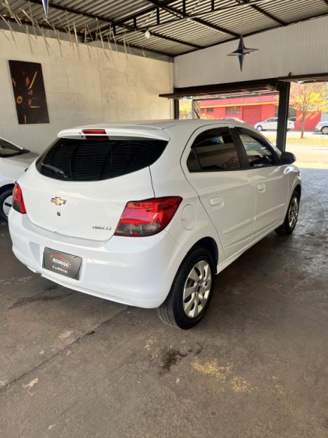 CHEVROLET Onix Hatch 1.4 4P FLEX LT, Foto 4