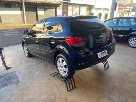 CHEVROLET Onix Hatch 1.4 4P FLEX LT, Foto 3