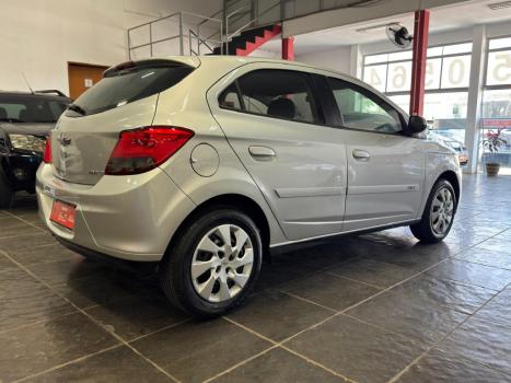CHEVROLET Onix Hatch 1.4 4P FLEX LT, Foto 3